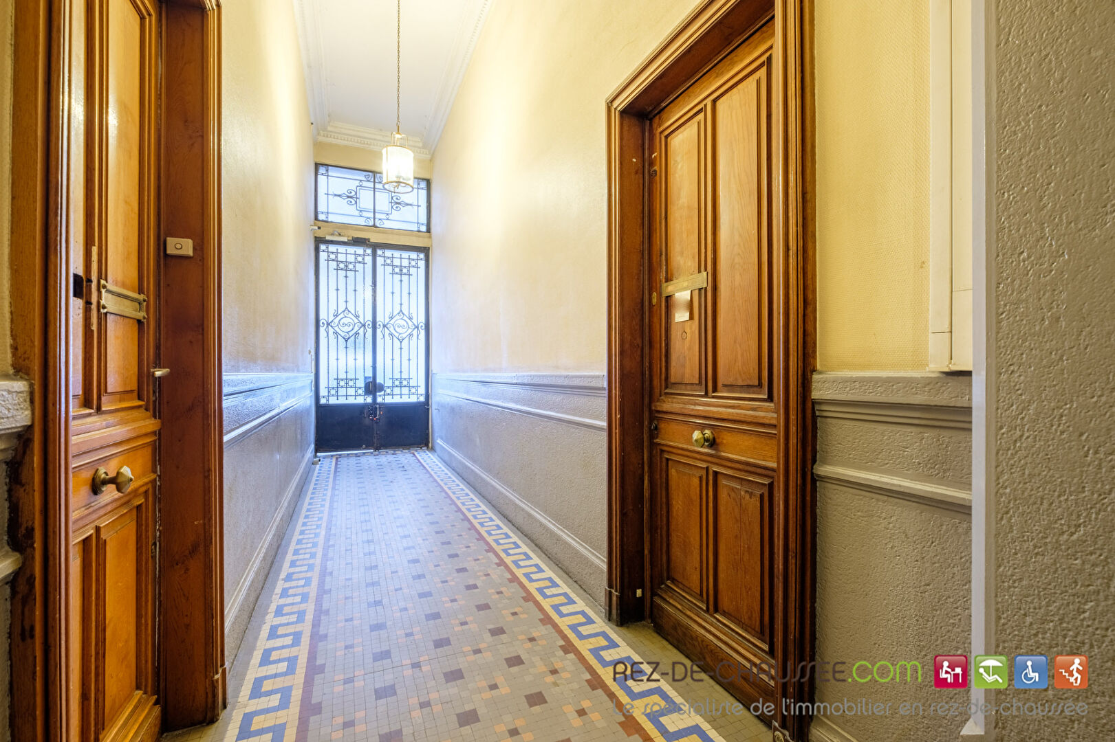 Jean macé - local commercial  à la vente de 233m² à Lyon 69007 — photo 2