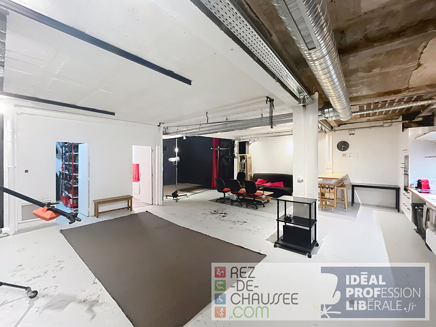 Grand local commercial en rez-de-chaussee à Puteaux 92800 — photo 3