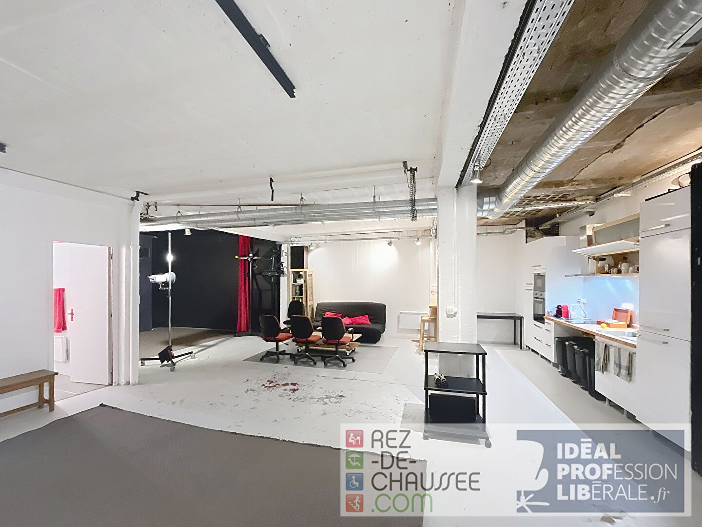 Grand local commercial en rez-de-chaussee à Puteaux 92800 — photo 4