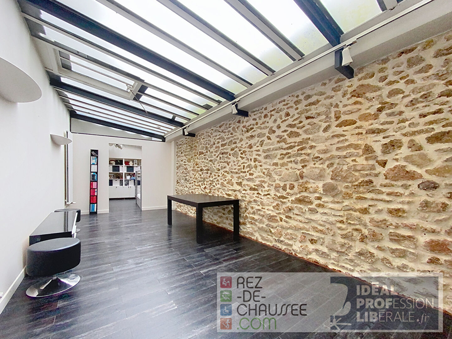 Appartement style atelier rue ruhmkorff à Paris 17 — photo 1