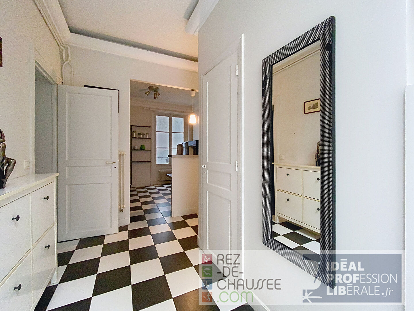 Appartement style atelier rue ruhmkorff à Paris 17 — photo 2