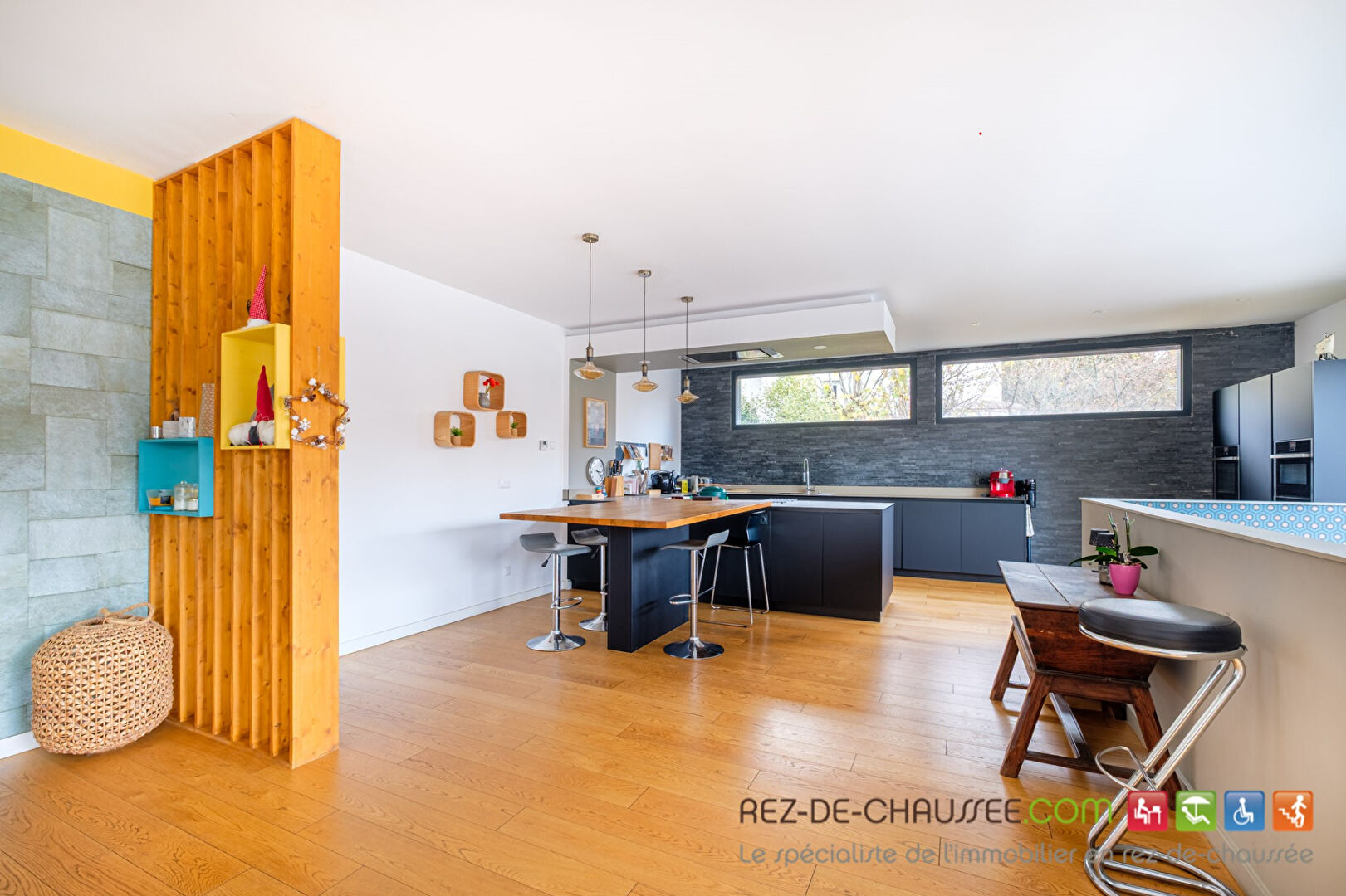 Ensemble professionnel d'exception avec piscine à Charbonnieres les bains 69260 — photo 5