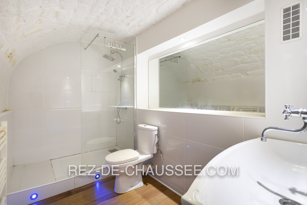 Republique appartement avec atelier d'artiste à Paris 11 — photo 12