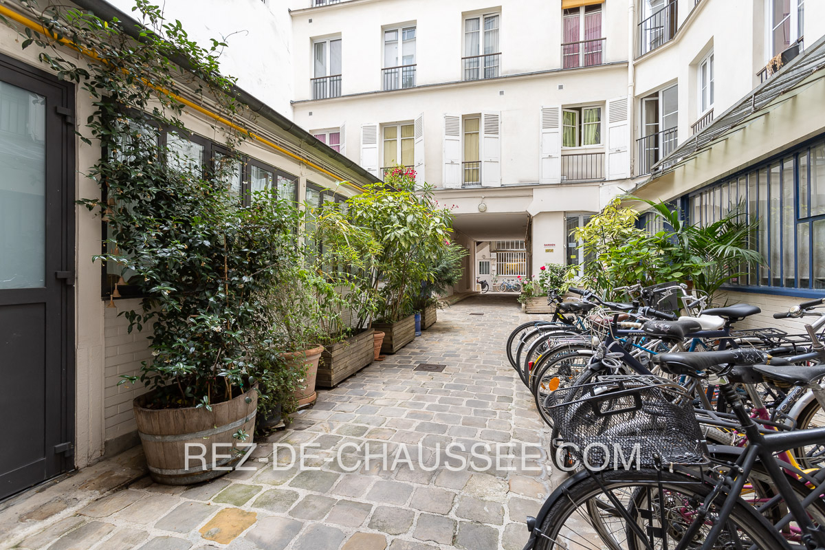 Republique appartement avec atelier d'artiste à Paris 11 — photo 13