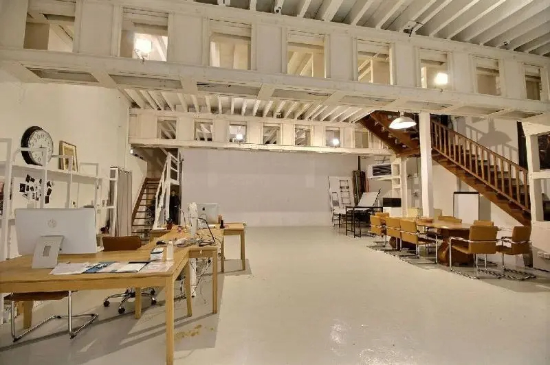 Buttes aux cailles bureau aux beaux volumes à Paris 13 — photo 3