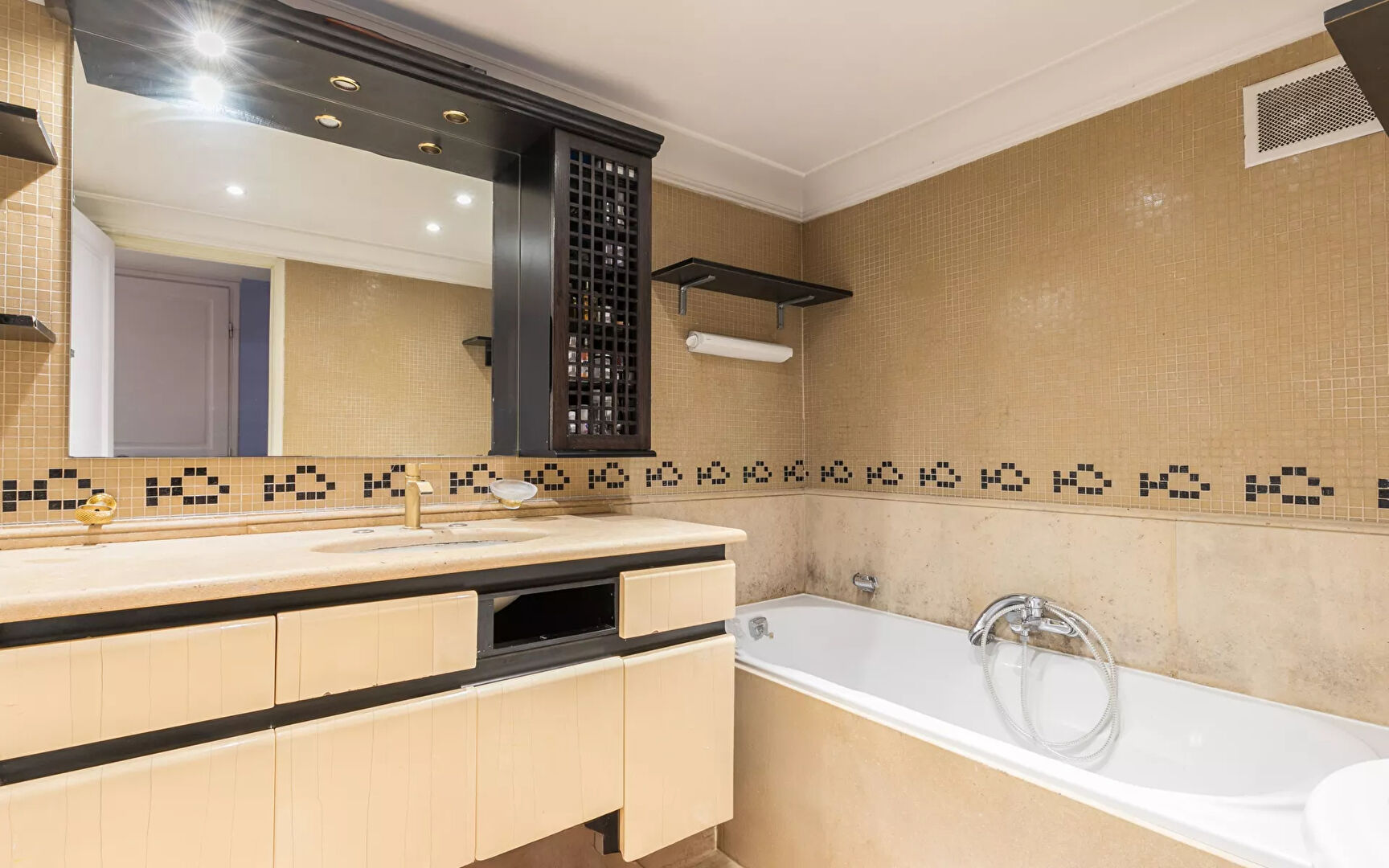 Au coeur du village faidherbe appartement sur deux niveaux à Paris 11 — photo 9
