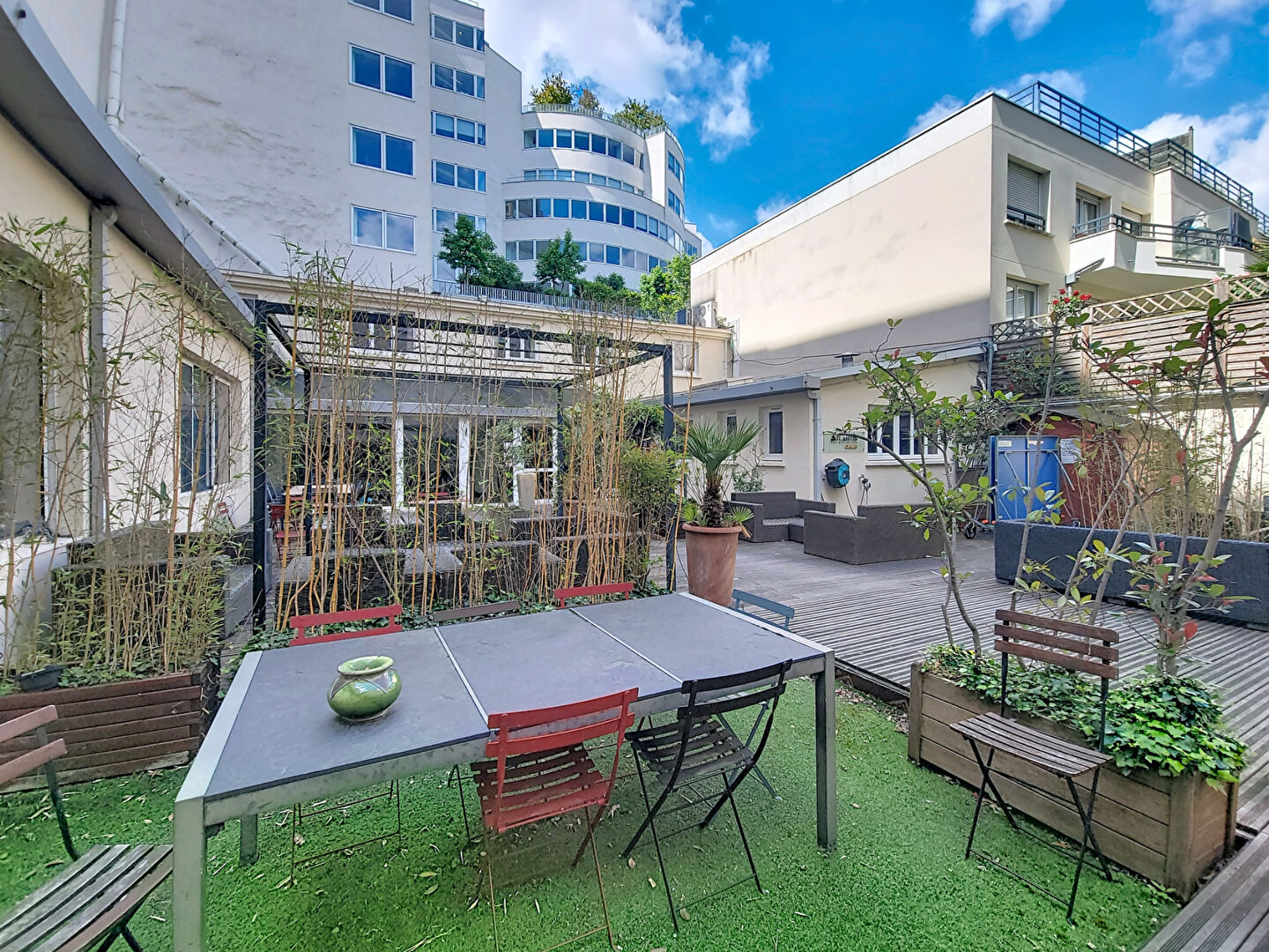 LOCAL COMMERCIAL MODULABLE SUR PATIO