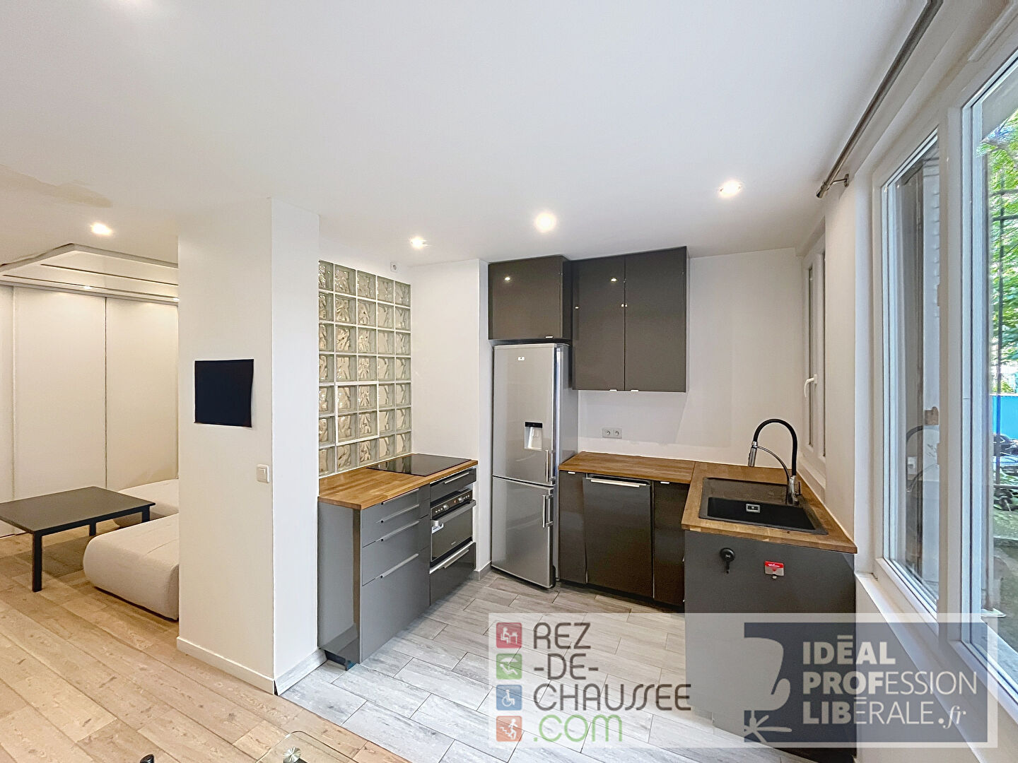 Square carpeaux - beau studio  de 40 m2 sur cour à Paris 18 — photo 3
