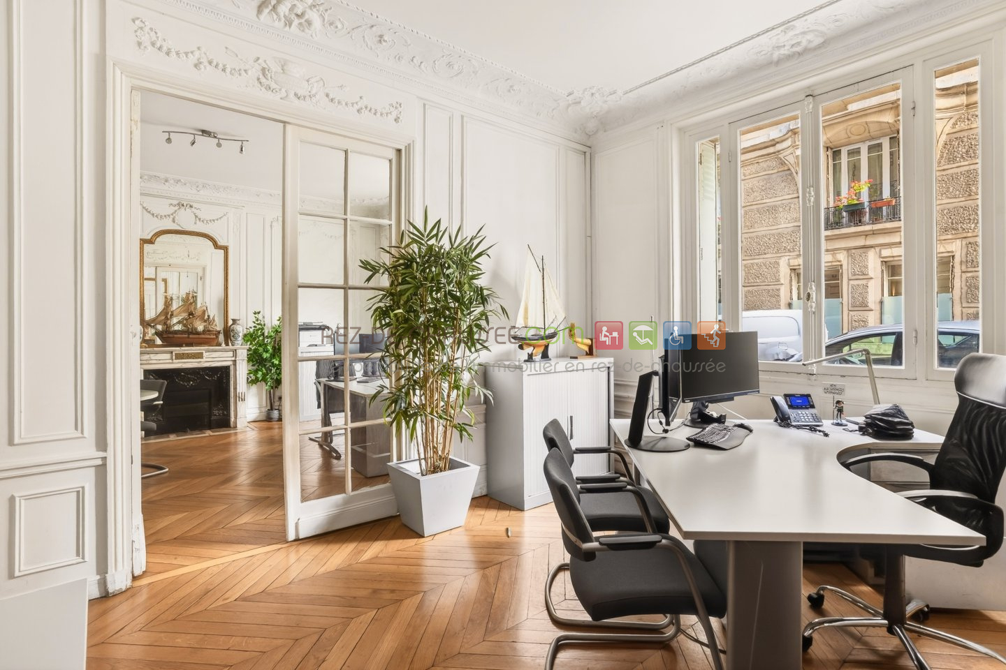 Bel espace de bureaux proche mairie 16e a louer en bail professionnel à Paris 16 — photo 4
