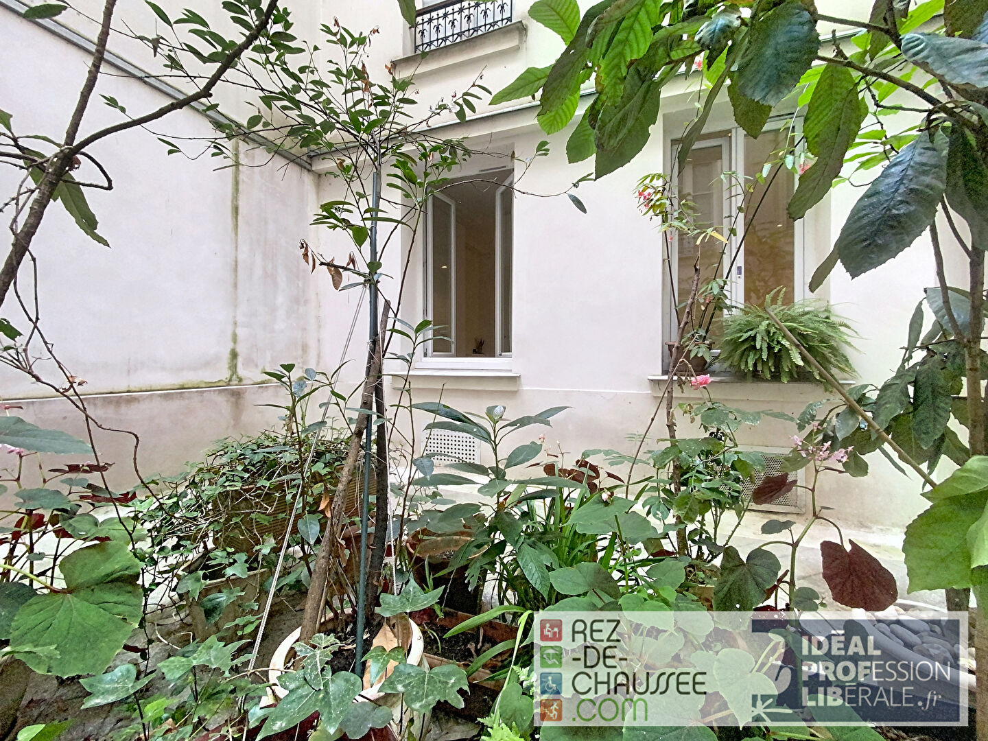 Rez-de-chaussee sur passage privé à Paris 09 — photo 8