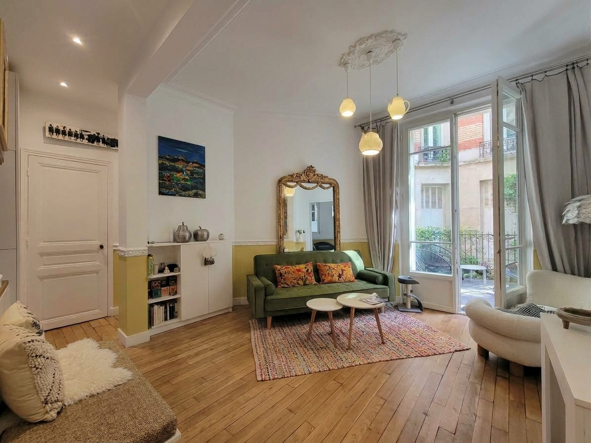 SUPERBE APPARTEMENT REFAIT NEUF AVEC JARDINET