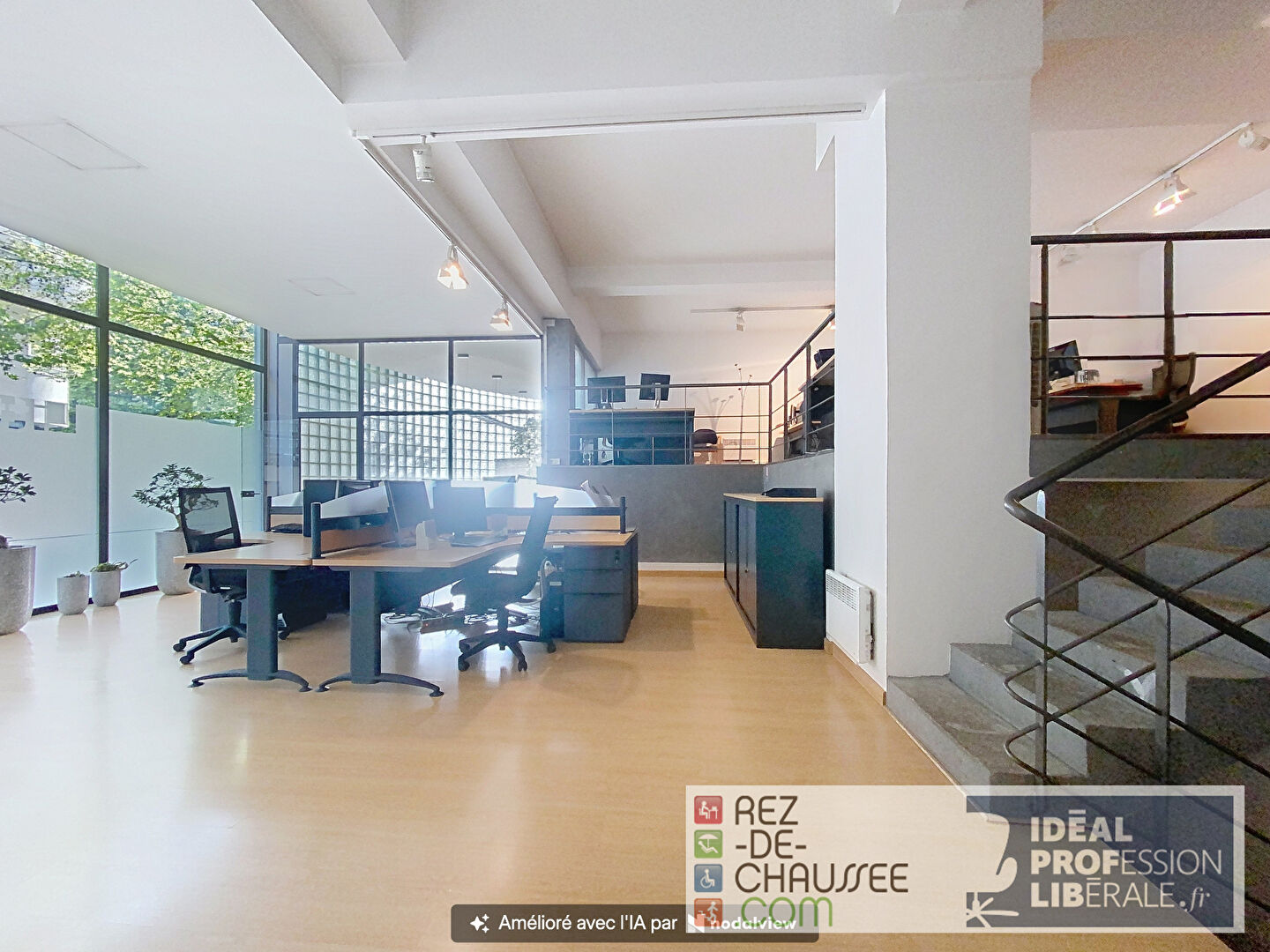 Pont de suresnes - 290 m² - bureaux / showroom - architecture contemporaine à Suresnes 92150 — photo 2