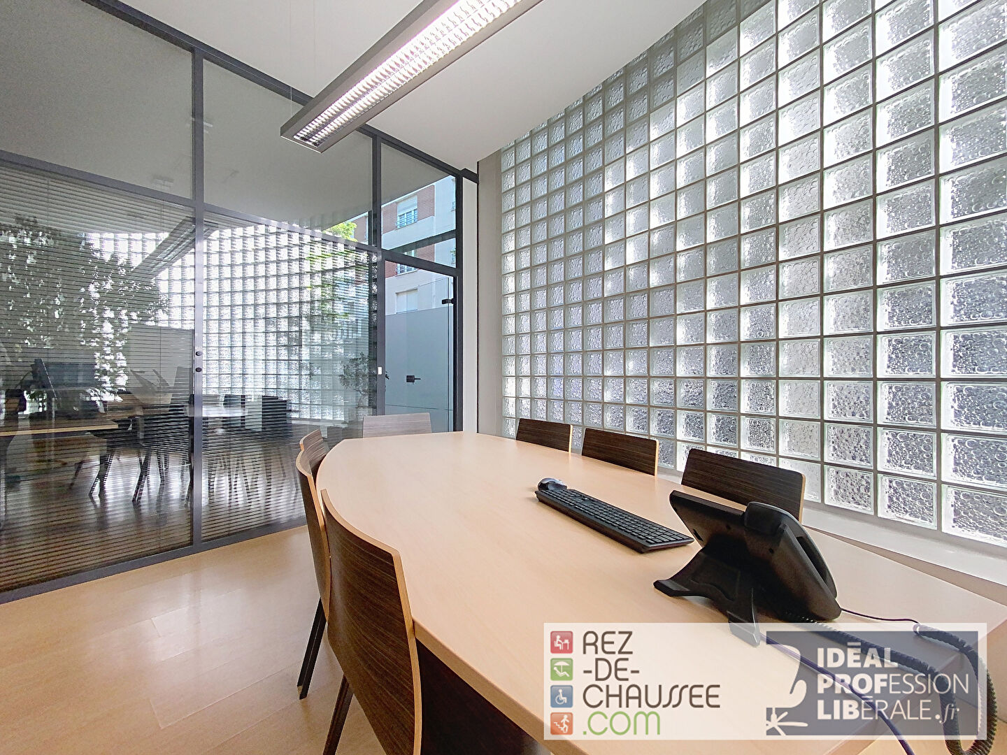 Pont de suresnes - 290 m² - bureaux / showroom - architecture contemporaine à Suresnes 92150 — photo 6